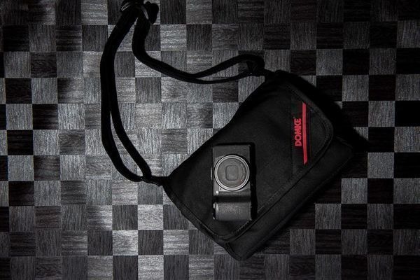 カメラの周辺アイテムを取り扱う銀一はモノづくりにこだわるブランド、DOMKE（ドンケ）の限定商品で、コンパクトにカメラ、アクセサリーを収納できる「F-5XB」バッグをを発売した。