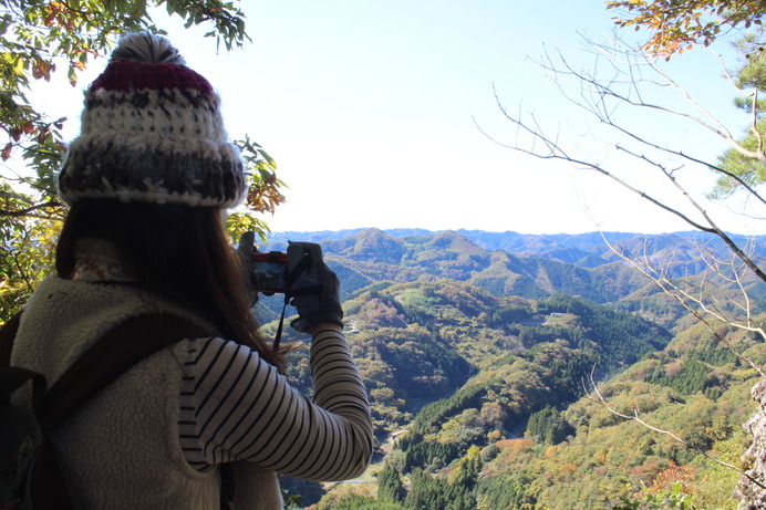 山ガール、風景を撮る。アートな感性も併せ持つKさん。その姿は……もういいか。