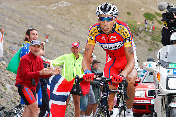 　ツール・ド・フランスは7月17日、アルプスの山岳コースを走る第9ステージ（バルディゼール～ブリアンソン間159.5km）を行い、コロンビアのフアンマウリシオ・ソレル（24＝バルロワールド）がガリビエ峠の上り坂で独走を決めて初優勝を果たした。マイヨジョーヌと山岳