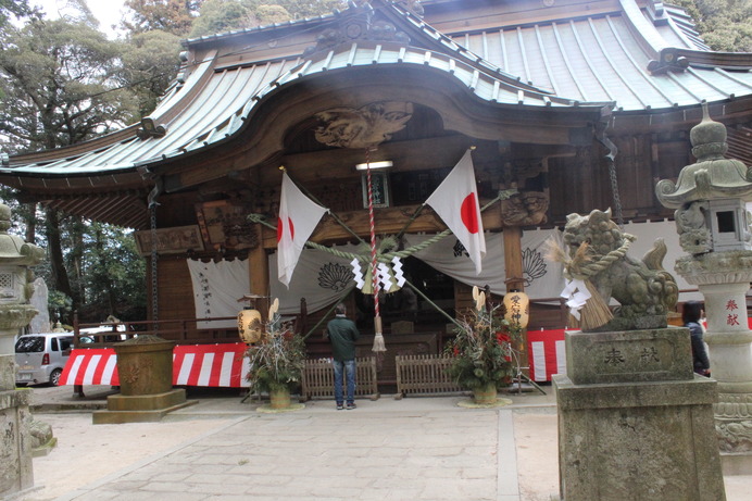 神社（山頂）に到着。人もまばらで、ストレスなく初詣できた。