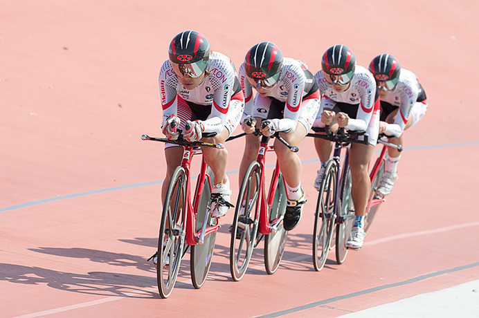 アジア選手権の女子エリートチームパーシュートで日本は3位