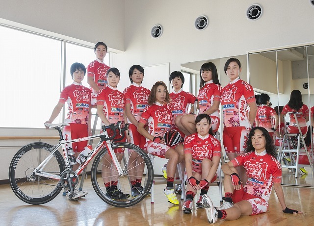 女子自転車チームReady Go JAPANにサロン向け化粧品会社がサプライヤーに