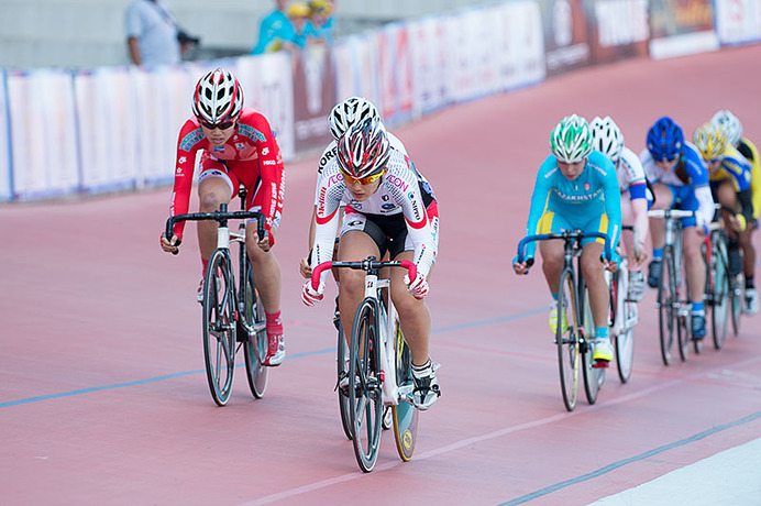 女子ジュニアスクラッチで静岡・星陵高の鈴木奈央が優勝