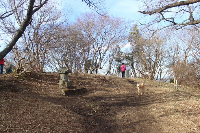 やっとの思いで難台山頂上へ！愛宕山から難台山までの歩行時間は約2時間。