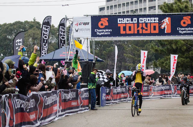 弱虫ペダルの渡辺航がエンデューロに参加（シクロクロス東京2015）