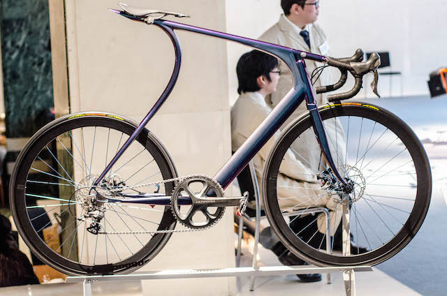 空気と速度へのアプローチを試みた『COSMIC SPEED』…東京サイクルデザイン専門学校卒業制作展