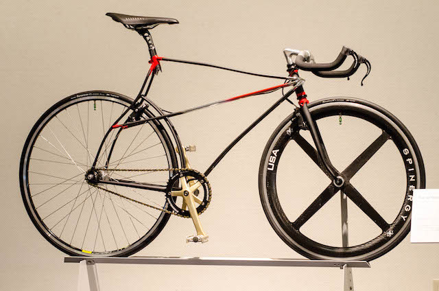 東京サイクルデザイン専門学校卒業制作展には個性的な自転車が並んだ
