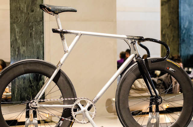 東京サイクルデザイン専門学校卒業制作展には個性的な自転車が並んだ
