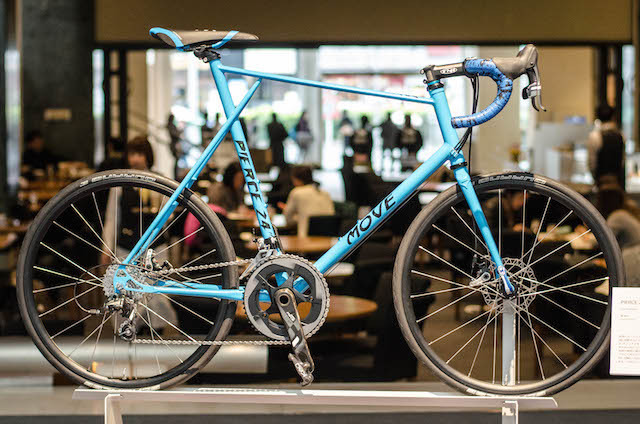 東京サイクルデザイン専門学校卒業制作展には個性的な自転車が並んだ