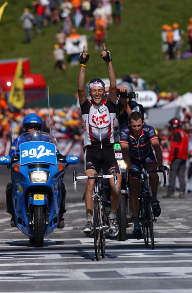 ツール・ド・フランスはピレネー山脈の山岳ステージへ。カステルサラザン～ラモンジー間197.5キロで行われた第12ステージは、イバン・バッソ（26）＝イタリア、チームＣＳＣ＝が優勝。