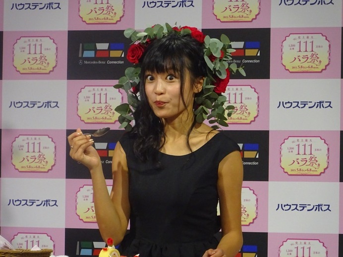 ハウステンボス、小島瑠璃子さんをゲストに招いたROSE FESTIVALオープニングイベントを開催