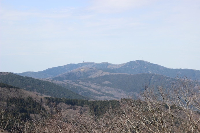 宝篋山の姿も。筑波連山がよく見える。