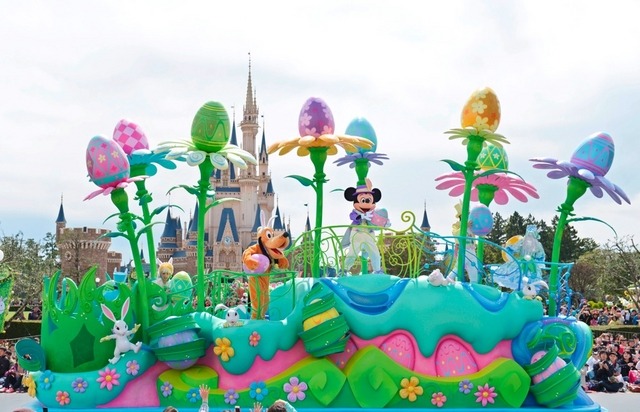 東京ディズニーランドのイースターパレード「ヒッピティ・ホッピティ・スプリングタイム」（2014年）　（C）Disney