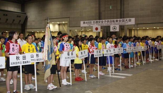 2013年の同大会で全国1095の小学校から1400チームから勝ち抜いた47チーム188人