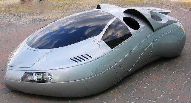 スターウォーズのミレニアム・ファルコンのように見える車を作成したいという