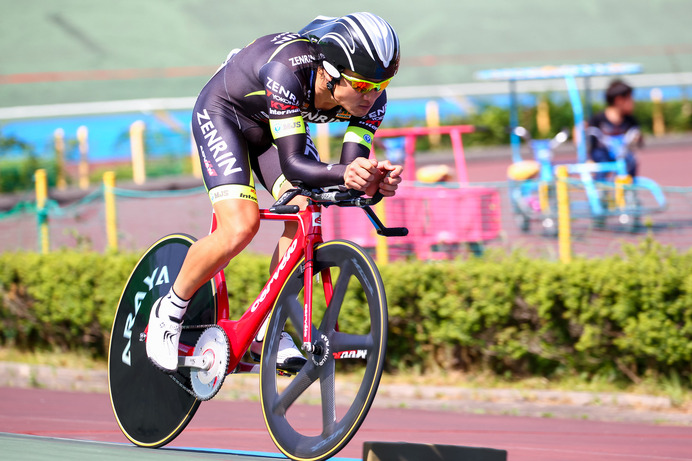 男子1kmタイムトライアル優勝の窪木一茂（Team UKYO）