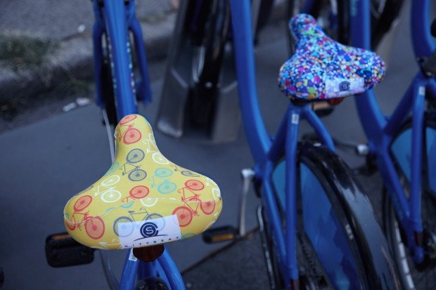 梅雨のサドル保護にも…自転車を個性的に彩るサドルカバー「CitySeat」