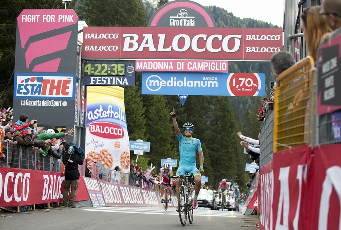 2015年ジロ・デ・イタリア第15ステージ、ミケル・ランダ（アスタナ）が優勝