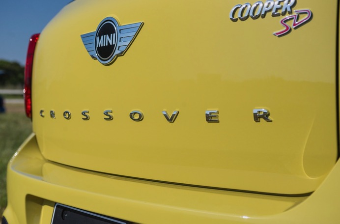 【PR】MINI、夏をイメージした日本限定モデル300台を販売開始