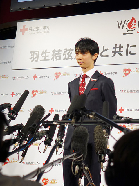 囲み取材での羽生結弦選手