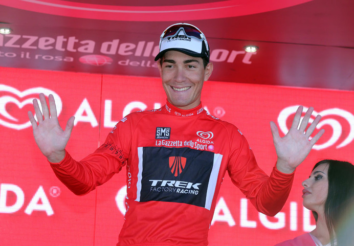 2015年ジロ・デ・イタリア第21ステージ、ジャコモ・ニッツォーロ（トレックファクトリーレーシング）がマリアロッソパッショーネ