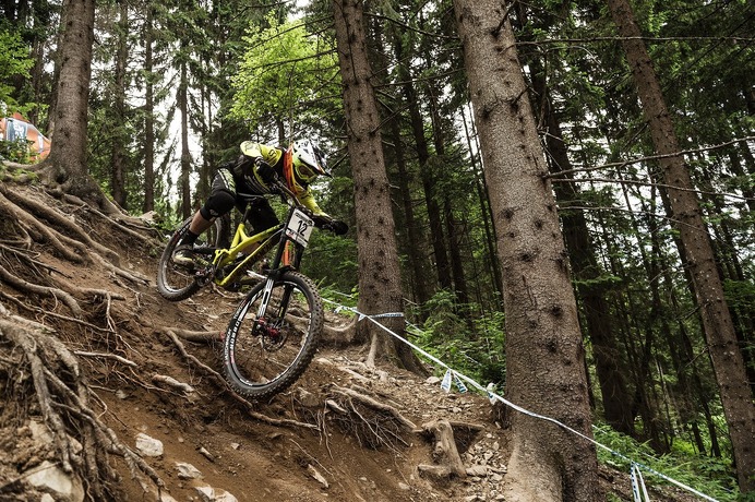 2015年UCI MTBワールドカップ・ダウンヒル第3戦オーストリア・レオガング男子、レミ・ティリオン