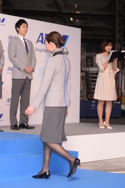 ANAグループの新制服デザイン