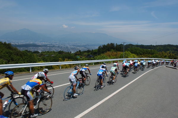 　5月21日に長野県飯田市で開催されるツアー・オブ・ジャパン南信州ステージのイベント情報が発表された。飯田市は日本人として唯一の総合優勝を達成した福島晋一とその弟康司が拠点とするところ。晋一は07年2月に誕生した「ダイハツボンシャンス飯田」の代表、康司は同