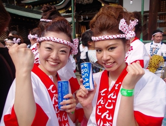 大阪で「ギャルみこし」…35周年記念は女性たちのパワーがさく裂