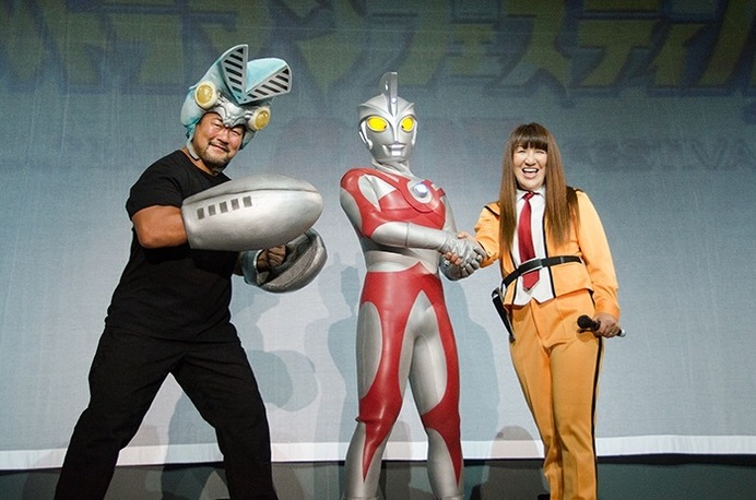 ウルトラマンフェスティバル…内覧会で佐々木健介＆北斗晶夫妻が迫力バトル