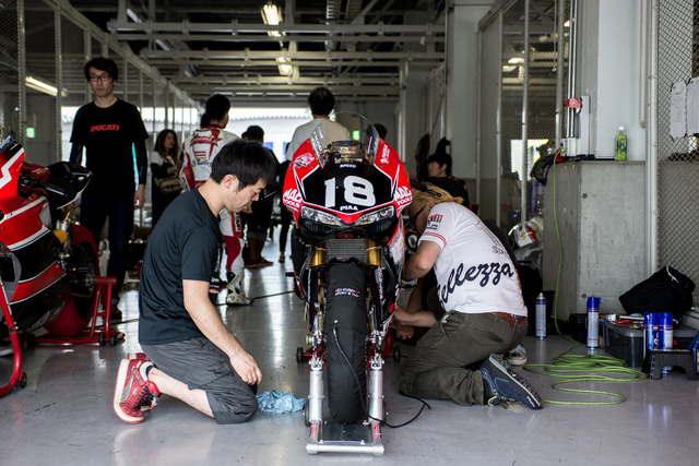 【鈴鹿8耐】大会唯一の女性ライダーの挑戦は「予選ギリギリの勝負」