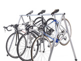 サドルをひっかけるだけで駐輪できる自転車スタンド…最大5台まで 画像
