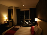 【山口和幸の茶輪記】沖縄の高級ホテルが宿泊パックを開発…部屋まで自転車を持ち込める 画像