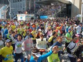 東京マラソン、スタート写真100…ランナーはビッグサイト目指す 画像