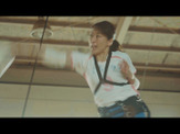 ソード・オブ・デスティニー特別動画…バレーボールの試合でママが舞うワイヤーアクション 画像