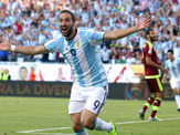 サッカーアルゼンチン代表のイグアイン、移籍金104億円でユベントス入り 画像