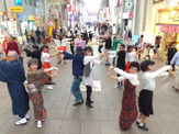 広島の街や広島弁の歌詞が登場「メガネの田中」ブランドムービー公開 画像