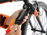 工具を使わず伸縮可能な自転車用「泥除けセット」発売 画像