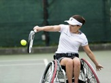 車いすテニス「KITAKYUSHU OPEN」、二條実穂が女子ダブルス優勝 画像