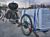 自転車に連結、電動トレーラーで何運ぶ？ 画像