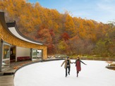 紅葉を見ながら滑る屋外スケート場「ケラ池スケートリンク」10月オープン 画像