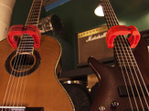 ギタープレイを撮影するためのスマホマウント「ザ・マグネット」　ニューヨーク発 画像