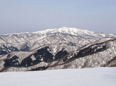スノーボードのウェブマガジン「SNOWSTEEZ」、4月以降も滑走可能なスキー場情報配信 画像