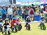 自転車に乗れない子供でもレースができる。ストライダーエンジョイカップは年間11戦 画像