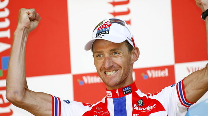 　世界最大の自転車レース、ツール・ド・フランスは7月16日、ピレネー山脈を通過する山岳コースで第11ステージを行い、ノルウェーのチャンピオンジャージを着用するクットアスレ・アルベセン（33＝CSC）が初優勝した。
