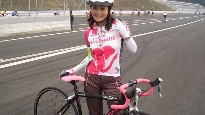 　2月にスタートした女優・北川えりの連載コラム「タイヤがあればどこまでも」も最終回が公開されました。