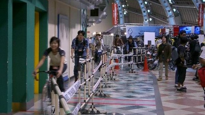 大阪ドームにて11月5・6・7日の3日間で行われた国内最大級の自転車展示＆試乗イベントcyclestyle2004はお天気にも恵まれ、昨年を上回る大勢の来場者が訪れた。