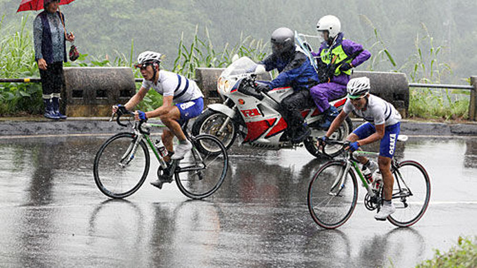 　第43回全国都道府県対抗自転車競技大会は8月24日、新潟県南魚沼市で男子ロードレースが行われ、涌本正樹（大阪）が優勝した。