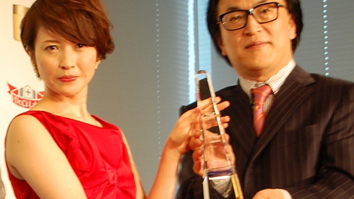三浦理恵子「毎晩お風呂」…美肌40代で表彰