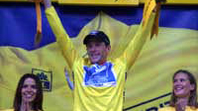 　ツール・ド・フランスを7連覇して引退した元自転車選手のランス・アームストロング（アメリカ）が、09年に現役復帰してツール・ド・フランス8勝目に挑む。9月18日に37歳となる同選手は、99年から05年まで7年連続でツール・ド・フランスを制し、最後の優勝となった05年